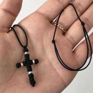 Lanț șnur , cruce din bob Metanie și 4 biluțe  Închidere reglabilă